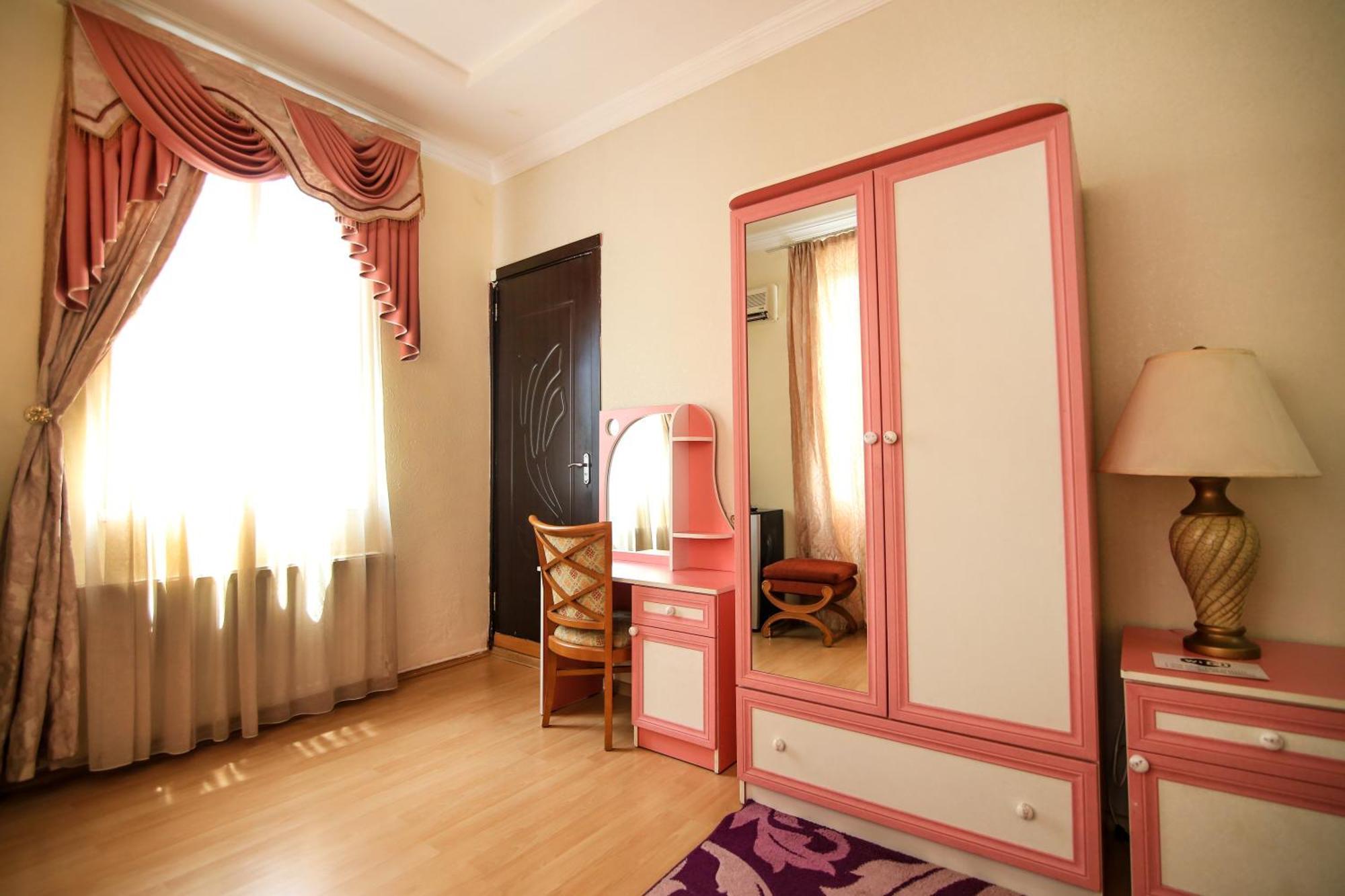 Georgian Palace Tbilisi Luaran gambar